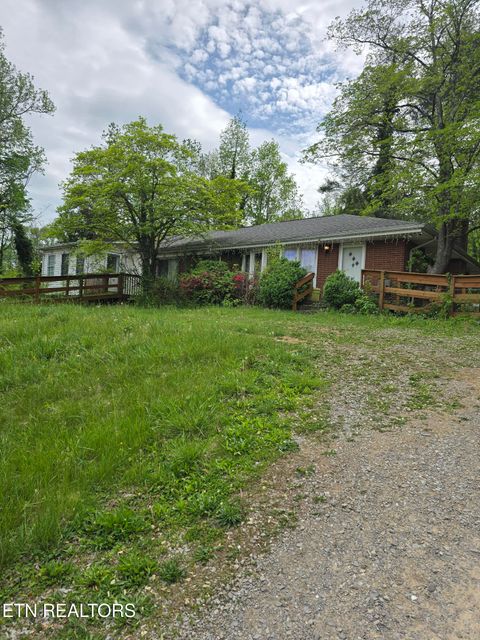 Photo of 130 Sunshine Drive, Rocky Top, TN 37769 (MLS # 1336603)