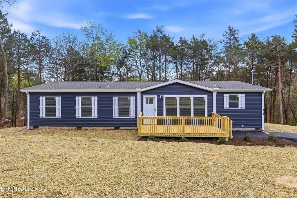 Photo of 181 Pinecrest Drive, Loudon, TN 37774 (MLS # 1334969)
