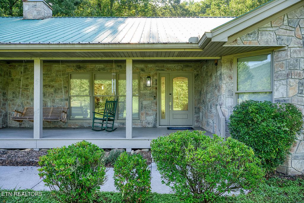 Photo of 526 Lizzie Lane, Townsend, TN 37882 (MLS # 1313302)