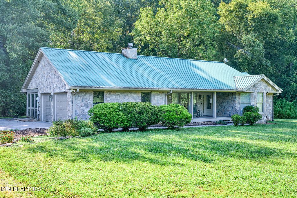 Photo of 526 Lizzie Lane, Townsend, TN 37882 (MLS # 1313302)