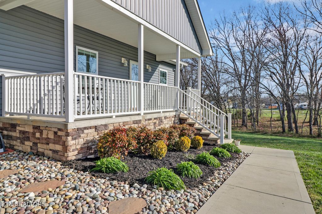 Photo of 209 Adams Creek Rd, Crossville, TN 38571 (MLS # 1333489)