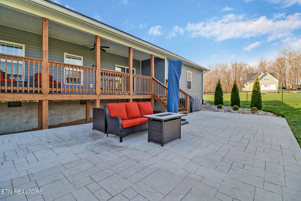 Photo of 209 Adams Creek Rd, Crossville, TN 38571 (MLS # 1333489)