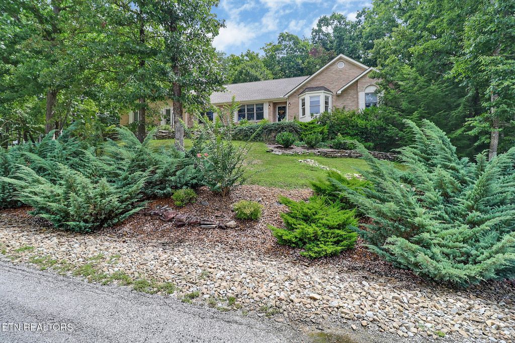 Photo of 17 Milnor Terrace, Crossville, TN 38558 (MLS # 1349172)