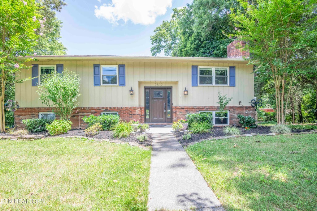 Photo of 7512 Luscombe Drive, Knoxville, TN 37919 (MLS # 1344782)