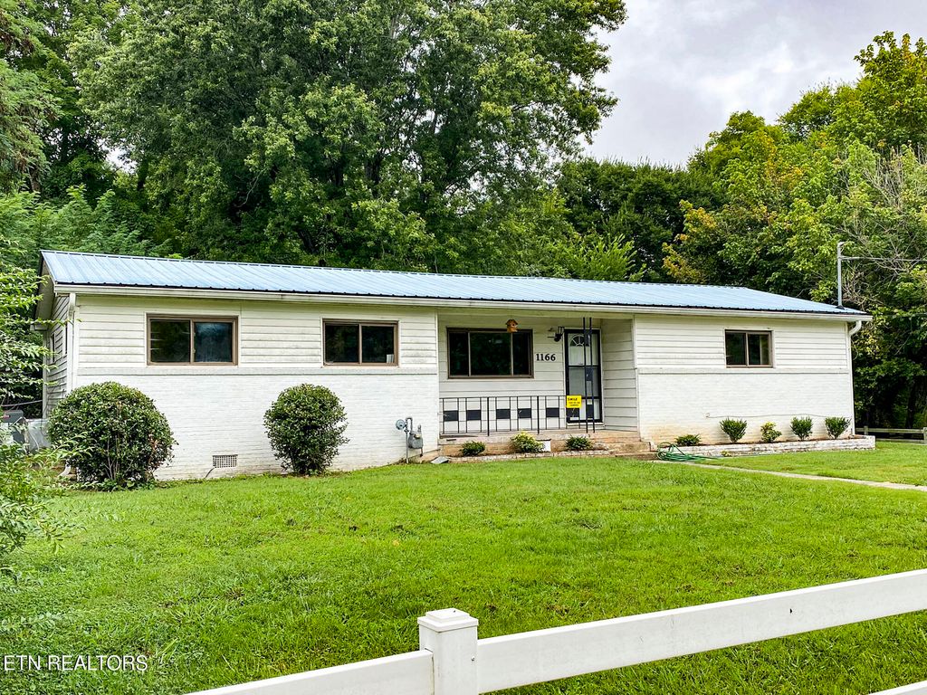 Photo of 1166 Lake Drive, Dandridge, TN 37725 (MLS # 1329919)