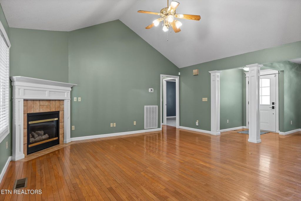 Photo of 29 Mockingbird Drive, Crossville, TN 38555 (MLS # 1321933)