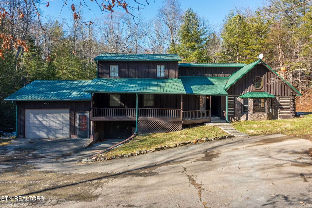 Photo of 215 Unicoi Lakes Rd, Tellico Plains, TN 37385 (MLS # 1287111)