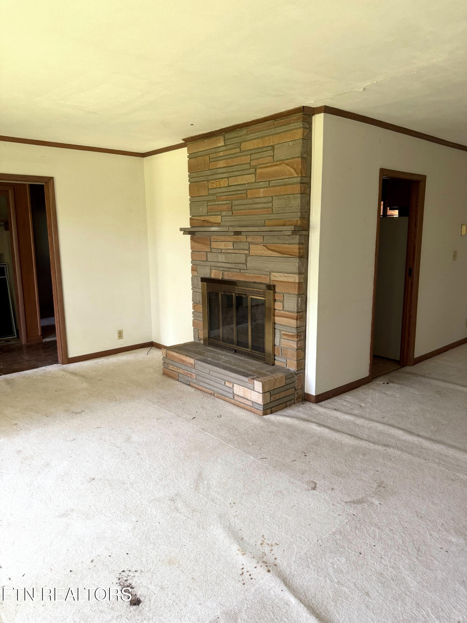 4928 Skyview Drive