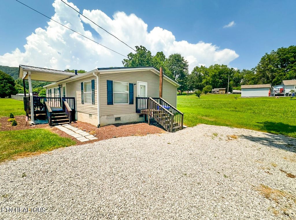 Photo of 406 W Eblen St, Rockwood, TN 37854 (MLS # 1306180)