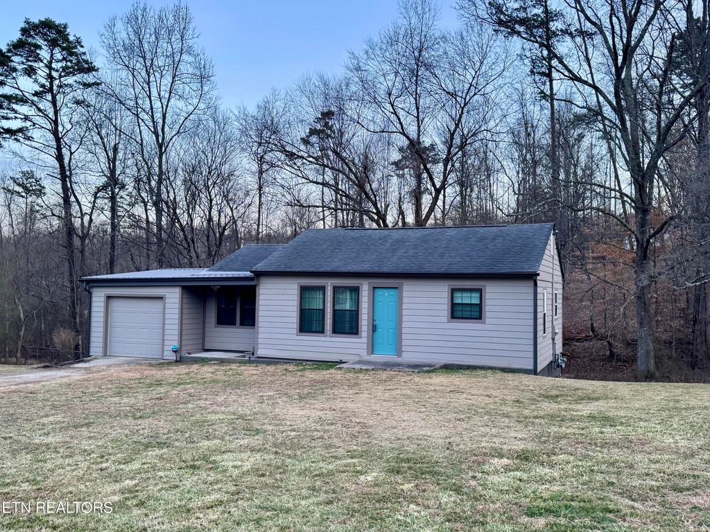 Photo of 311 Lee Village, Harriman, TN 37748 (MLS # 1291029)