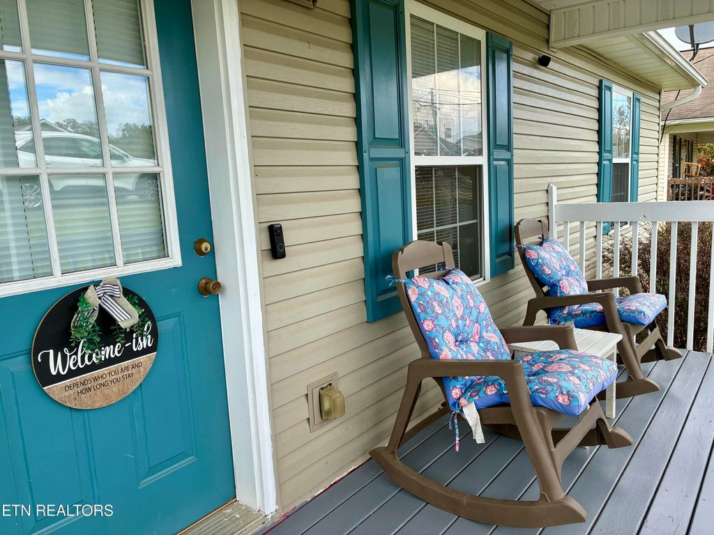 Photo of 151 Red Bud Lane Ln, Sevierville, TN 37876 (MLS # 1317106)