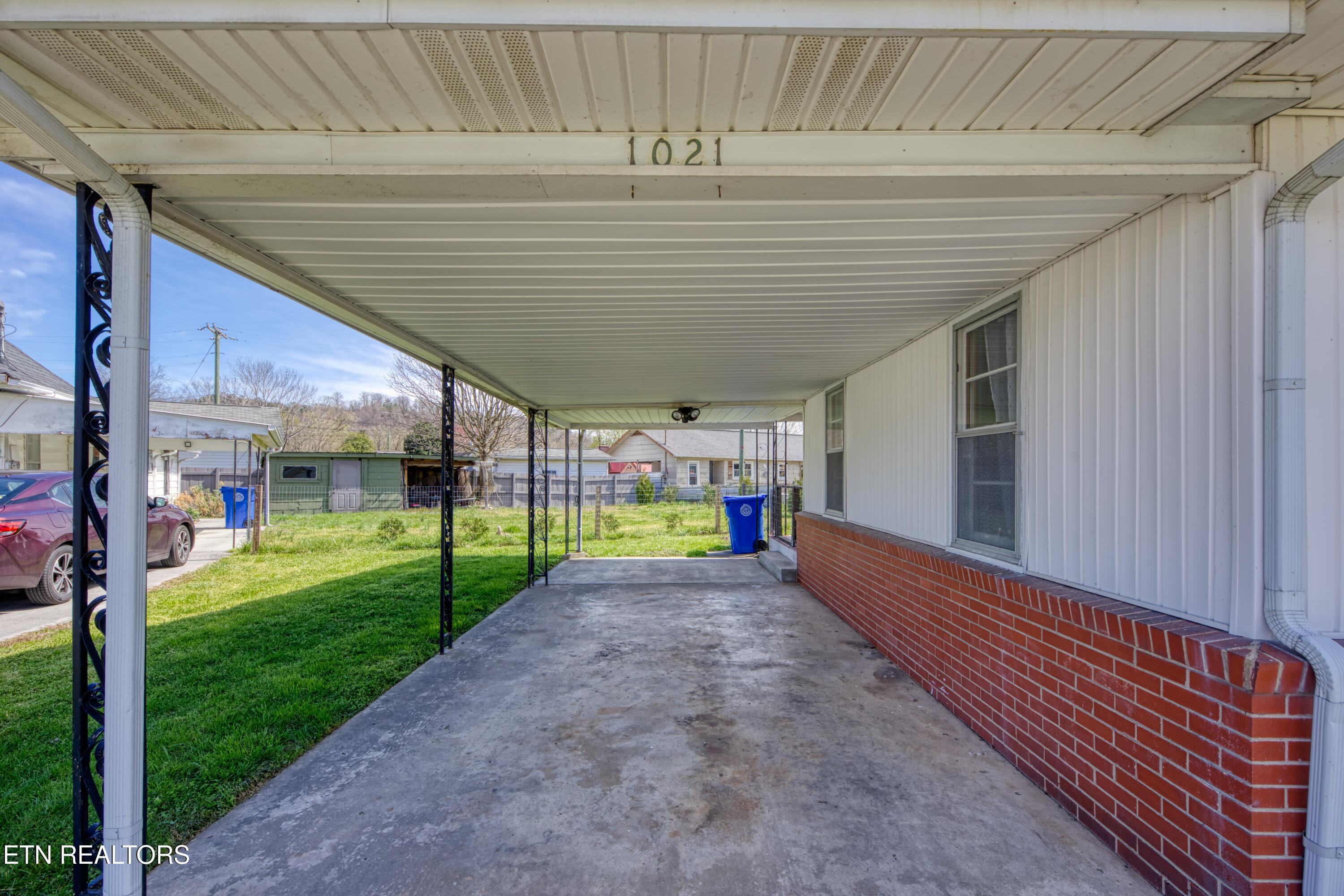 1021 Jacksboro Ave