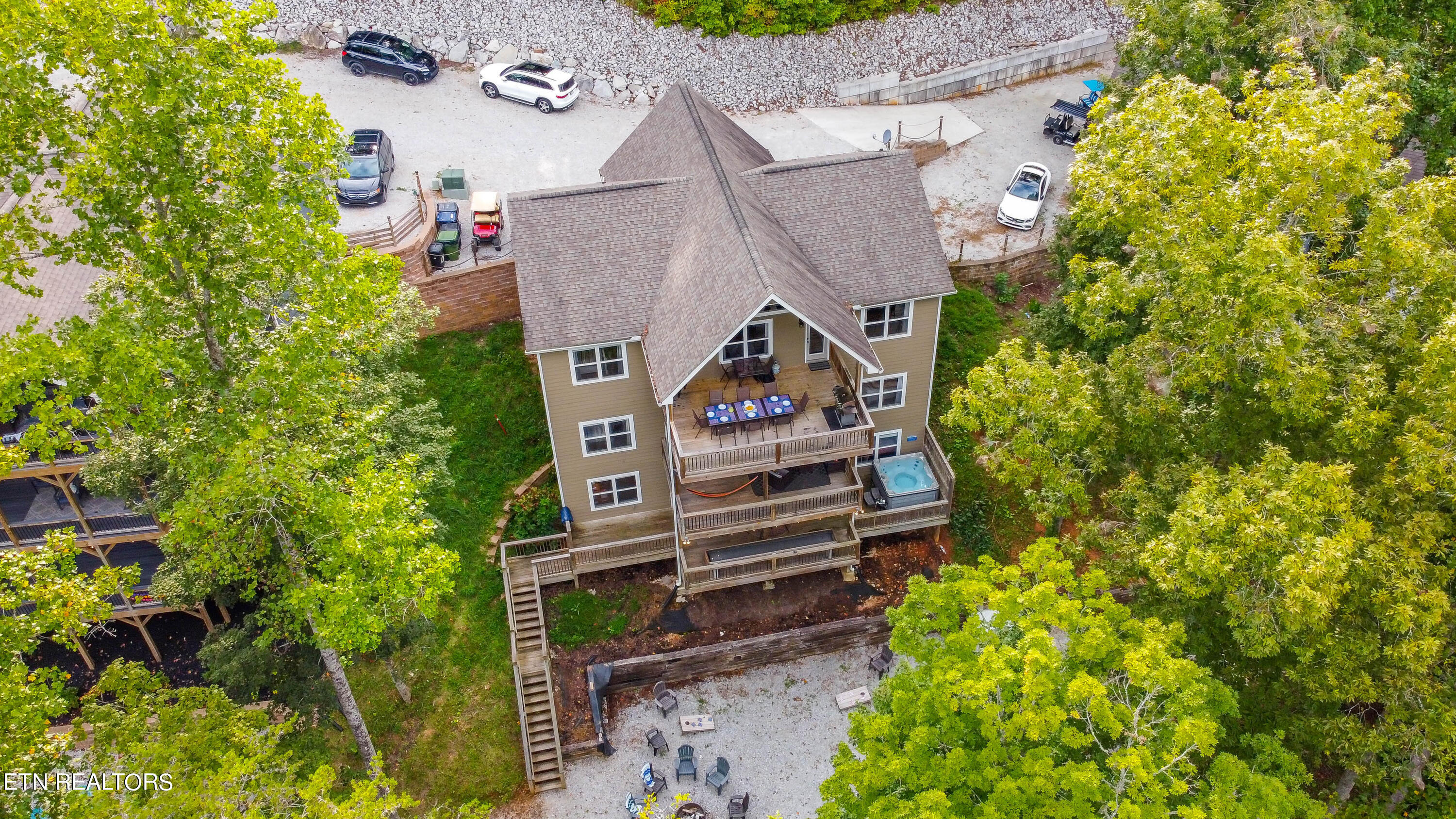 742 Waterfront Tr