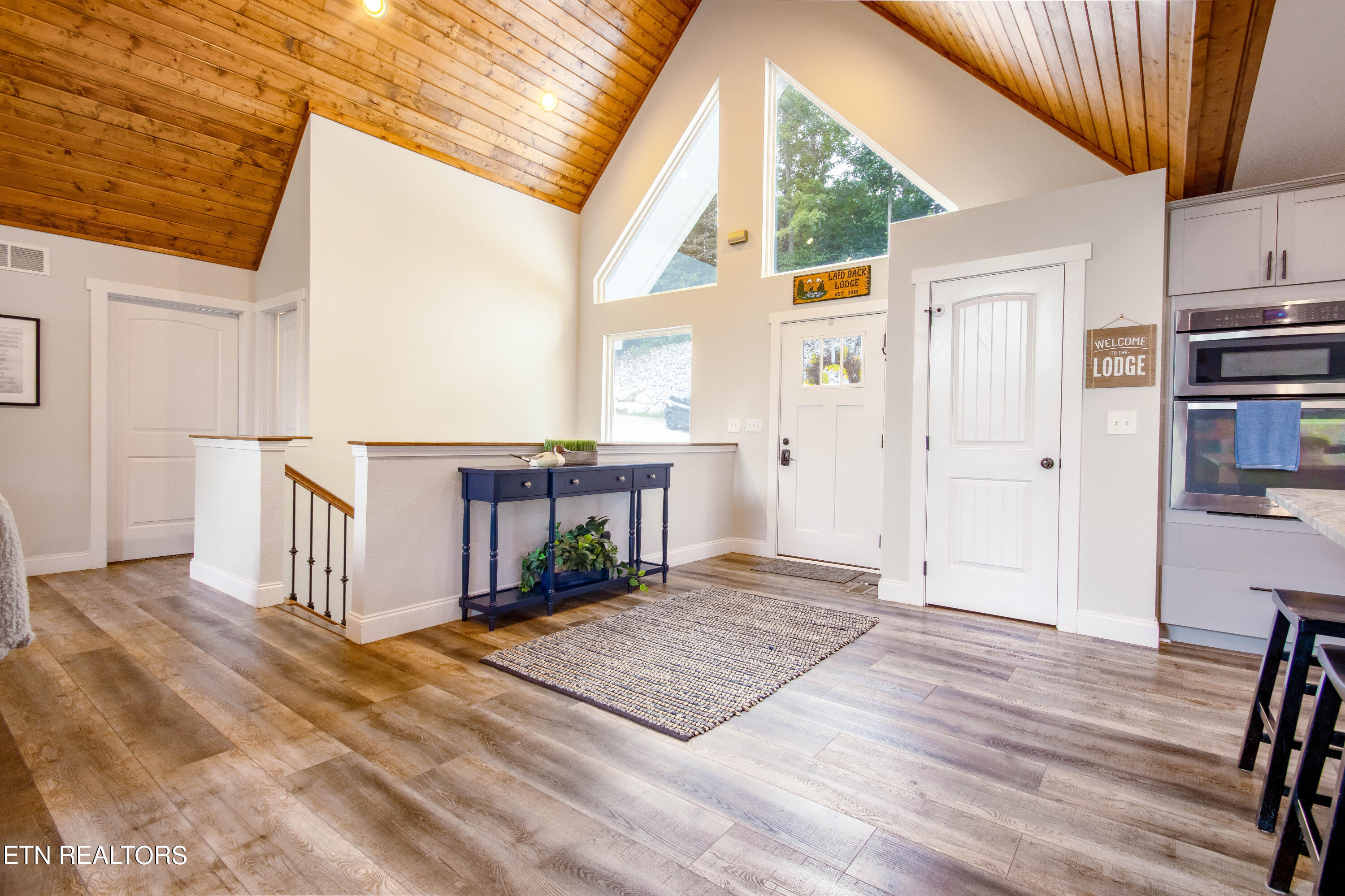 742 Waterfront Tr