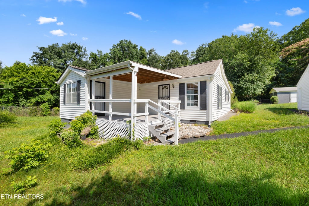 Photo of 7001 Bert Newman Lane, Knoxville, TN 37931 (MLS # 1345713)