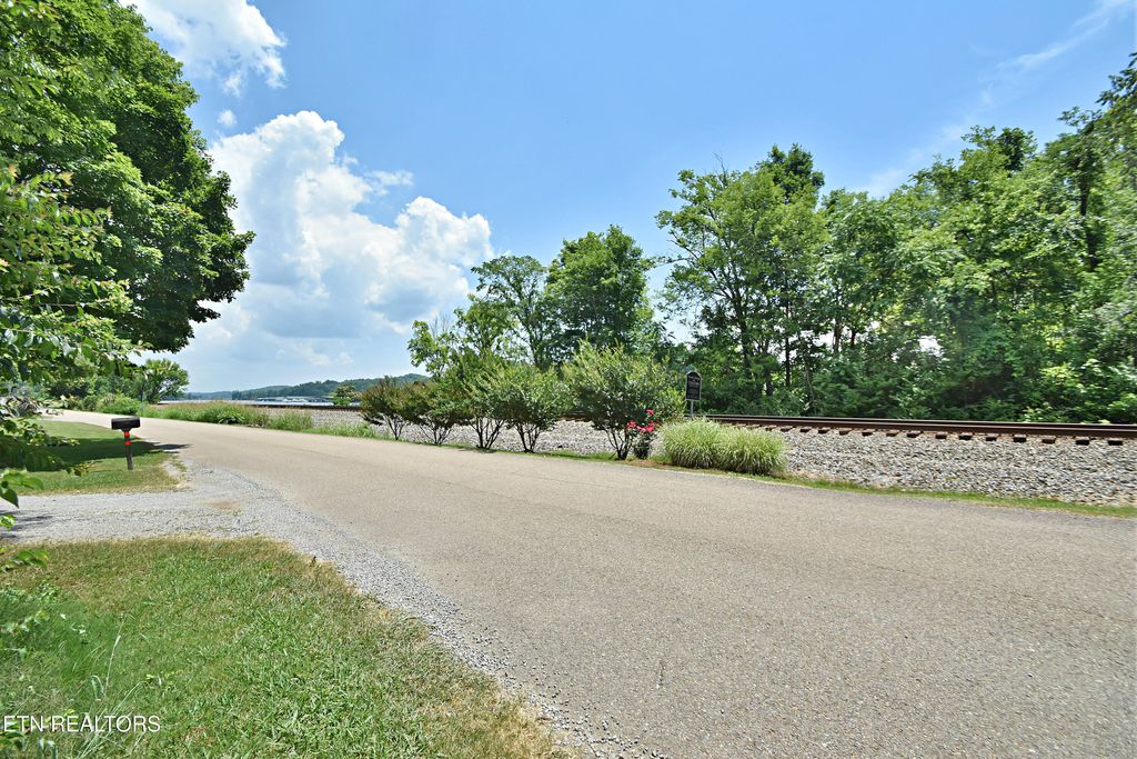 Photo of 11109 Lake Ridge Drive, Knoxville, TN 37934 (MLS # 1286428)