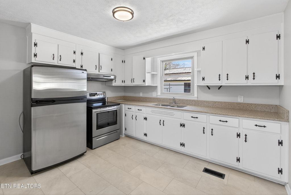 Photo of 1715 Levy Drive, Powell, TN 37849 (MLS # 1334116)