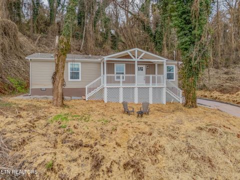 Photo of 504 Yarnell Ave, Knoxville, TN 37920 (MLS # 1324631)