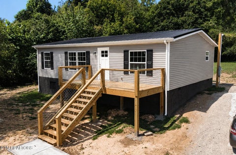Photo of 902 W Prospect St, LaFollette, TN 37766 (MLS # 1354323)