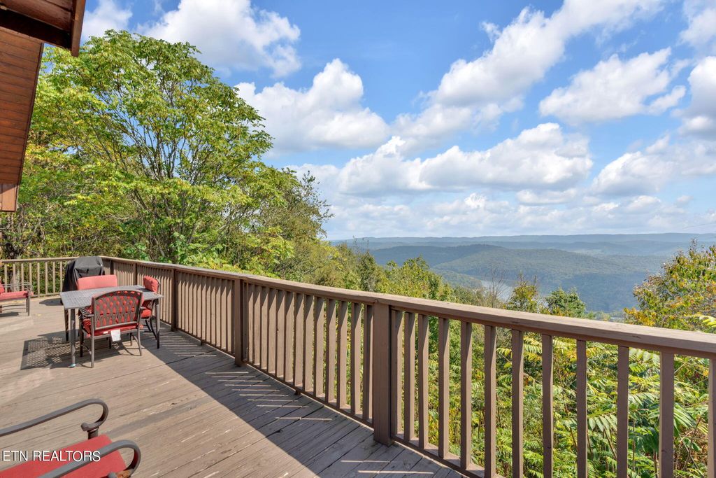 Photo of 207 Cliffside Lane, New Tazewell, TN 37825 (MLS # 1277537)