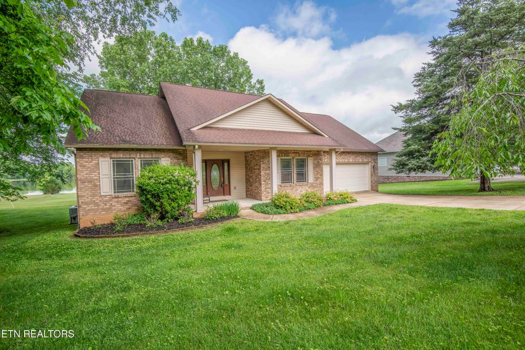 Photo of 144 Lakeside Drive, Kingston, TN 37763 (MLS # 1301354)