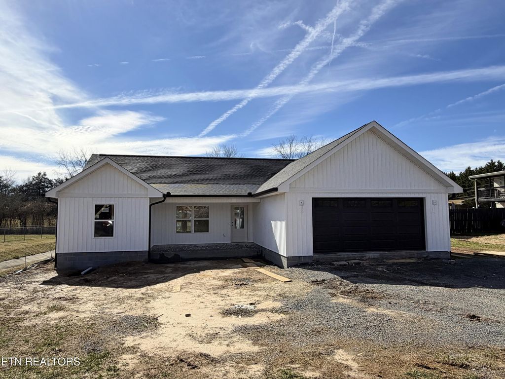 Photo of 2203 Pinewood Drive, Maryville, TN 37803 (MLS # 1329670)