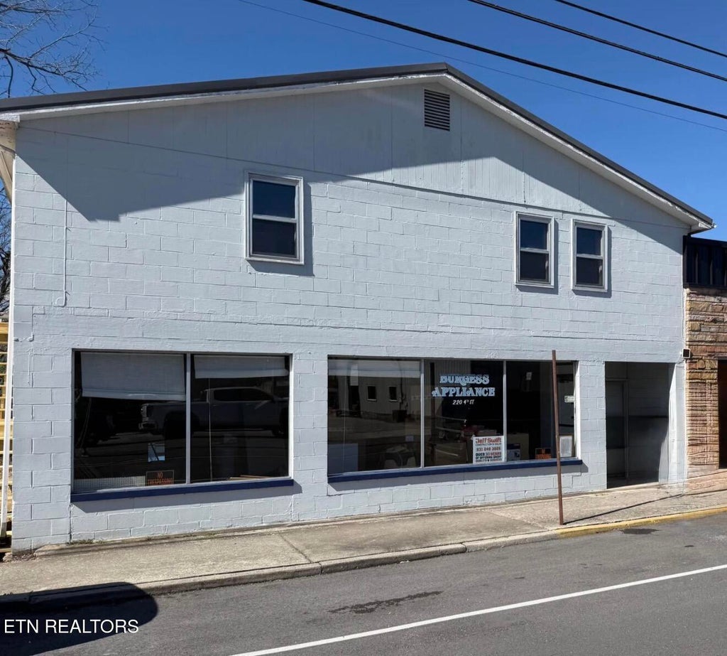 Photo of 220 Fourth St, Crossville, TN 38555 (MLS # 1357808)