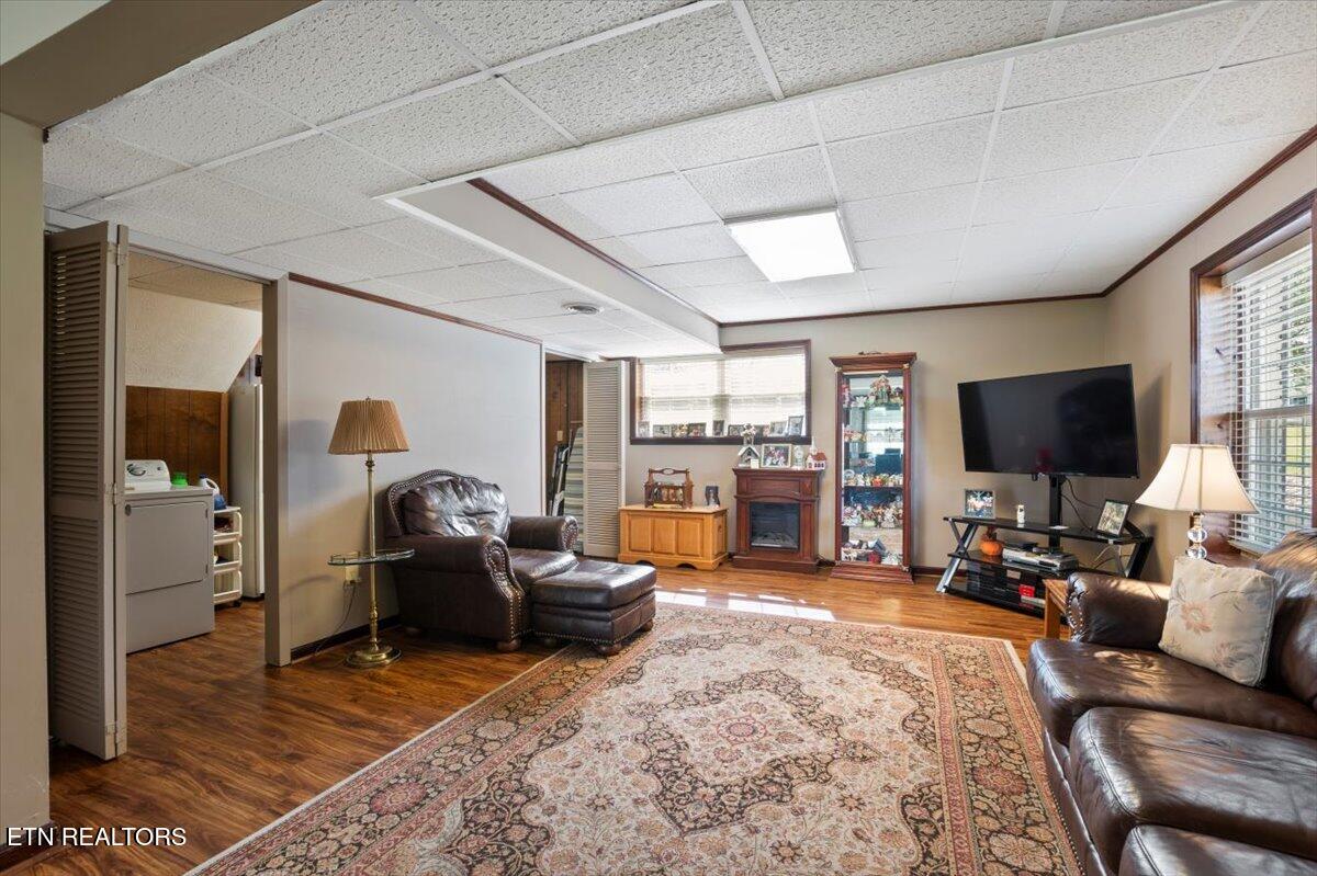 121 E Village Circle