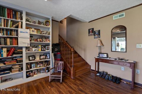 Tiny photo for 121 E Village Circle, LaFollette, TN 37766 (MLS # 1323242)