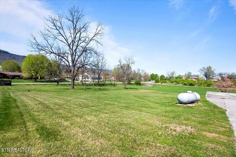 Tiny photo for 121 E Village Circle, LaFollette, TN 37766 (MLS # 1323242)