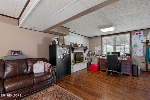 Tiny photo for 121 E Village Circle, LaFollette, TN 37766 (MLS # 1323242)