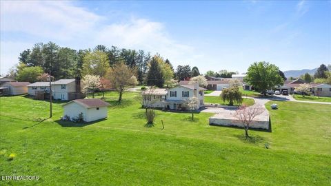 Tiny photo for 121 E Village Circle, LaFollette, TN 37766 (MLS # 1323242)