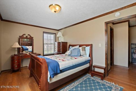 Tiny photo for 121 E Village Circle, LaFollette, TN 37766 (MLS # 1323242)