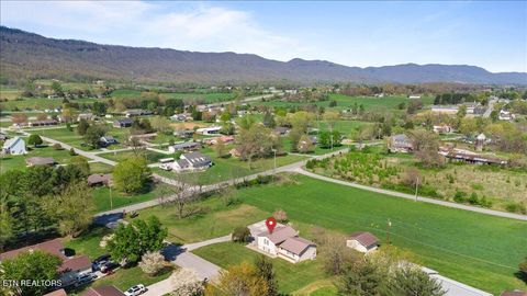 Tiny photo for 121 E Village Circle, LaFollette, TN 37766 (MLS # 1323242)