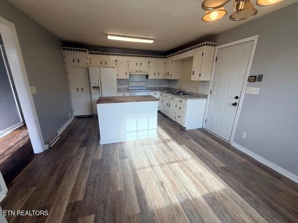 Photo of 206 Cheryl Lane, Clinton, TN 37716 (MLS # 1329558)