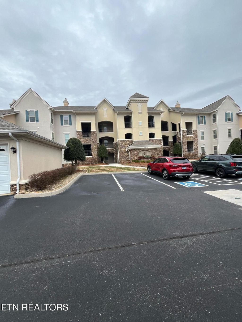 Photo of 565 Rarity Bay Pkwy Pkwy #101-A, Vonore, TN 37885 (MLS # 1289118)