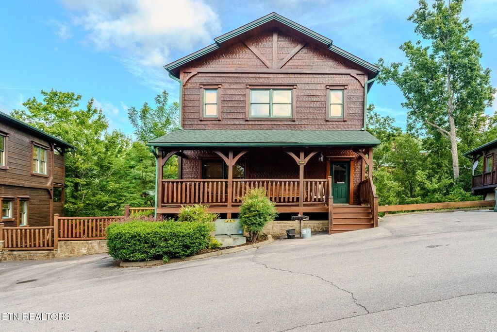 Photo of 830 Great Smoky Way, Gatlinburg, TN 37738 (MLS # 1345102)