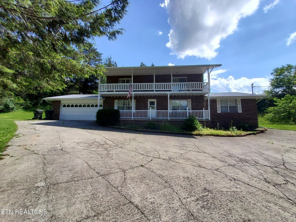 Photo of 1231 Village Drive, Sevierville, TN 37862 (MLS # 1345378)