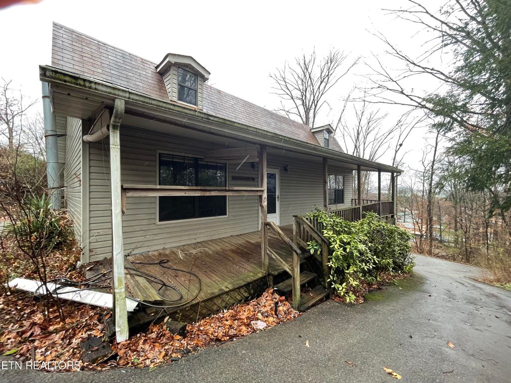 Photo of 3525 Calvert St, Rockford, TN 37853 (MLS # 1255334)