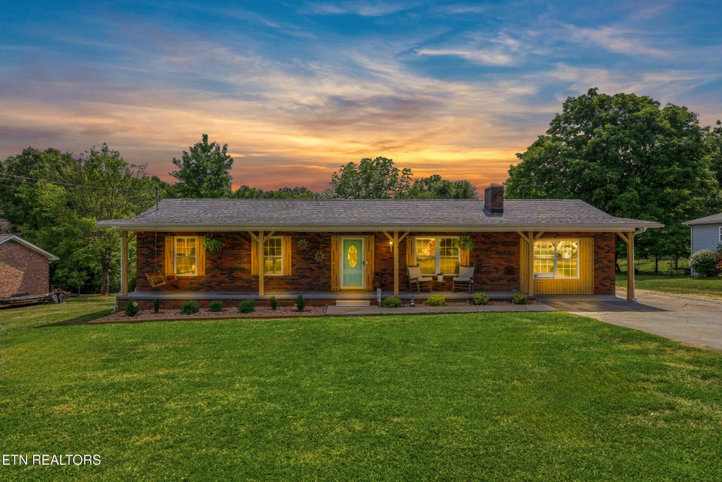 Photo of 300 Lindner Lane, Lenoir City, TN 37772 (MLS # 1341914)