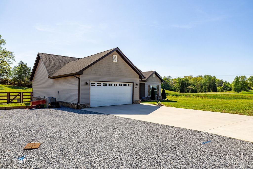 Photo of 909 Loblolly Lane, Maryville, TN 37801 (MLS # 1337267)