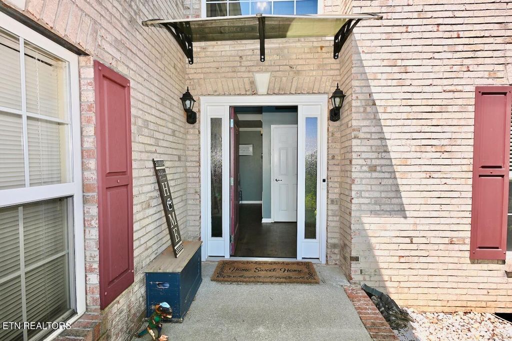 Photo of 1613 Scenic Valley Lane, Knoxville, TN 37922 (MLS # 1340997)