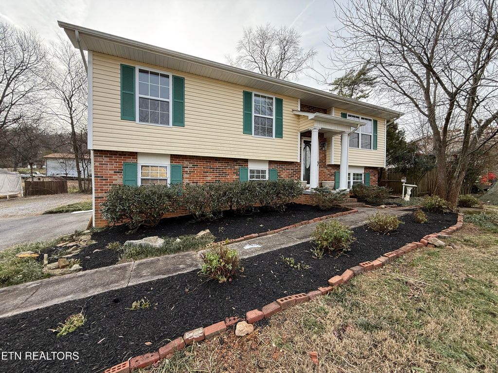 Photo of 220 Brampton Rd, Knoxville, TN 37934 (MLS # 1327974)