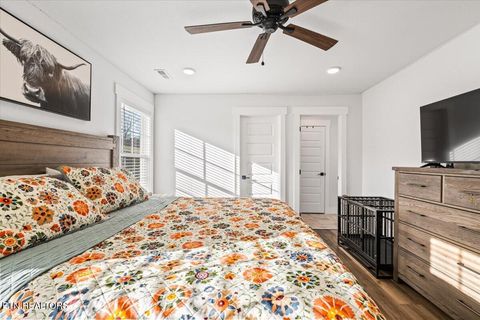 Tiny photo for 258 Old Middlesboro Hwy, LaFollette, TN 37766 (MLS # 1327481)