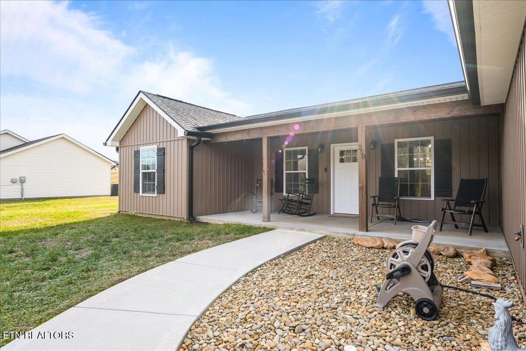 Photo of 258 Old Middlesboro Hwy, LaFollette, TN 37766 (MLS # 1327481)