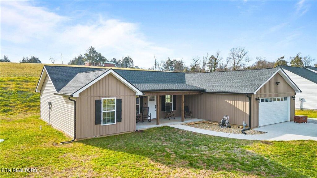 Photo of 258 Old Middlesboro Hwy, LaFollette, TN 37766 (MLS # 1327481)