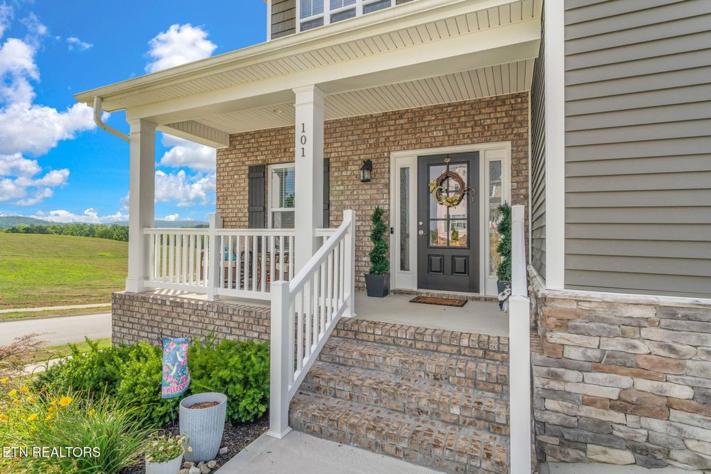Photo of 101 Chaseberry Rd, Oak Ridge, TN 37830 (MLS # 1310043)