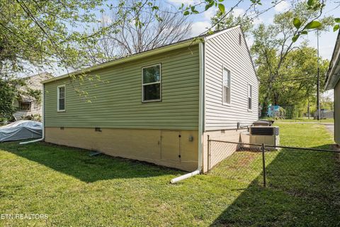 Tiny photo for 2117 McClung Ave, Knoxville, TN 37920 (MLS # 1336098)