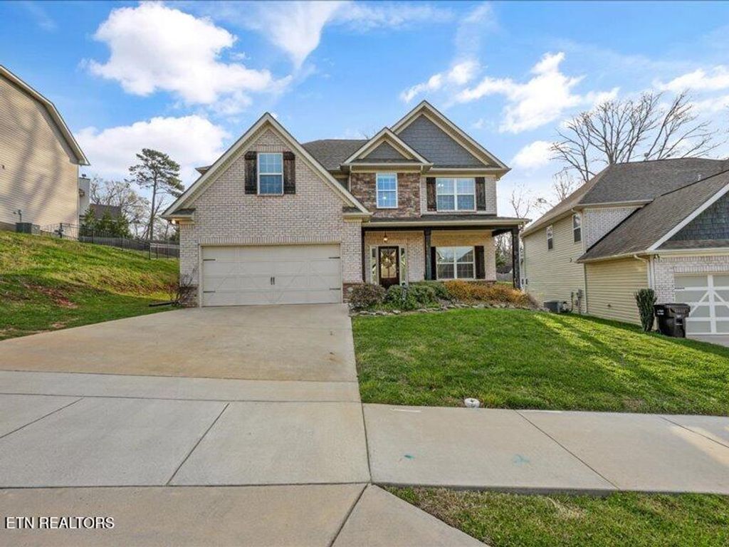 Photo of 9926 Hummingbird Lane, Knoxville, TN 37923 (MLS # 1333438)