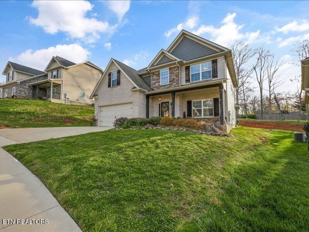 Photo of 9926 Hummingbird Lane, Knoxville, TN 37923 (MLS # 1333438)